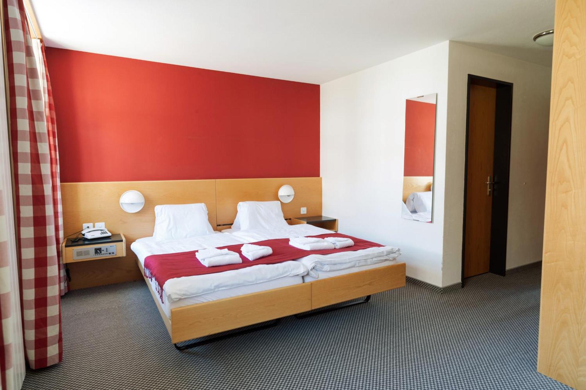 Hotel Aurora Ardez Esterno foto