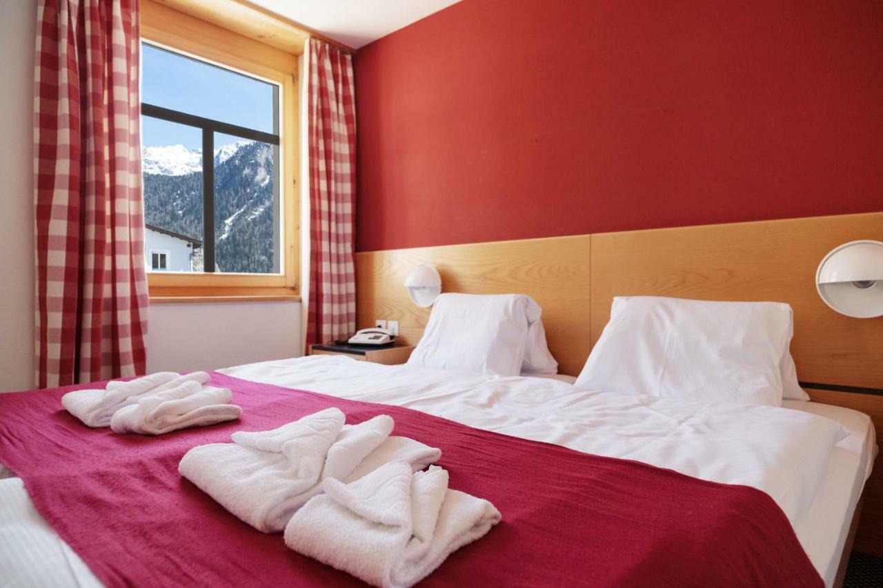 Hotel Aurora Ardez Esterno foto